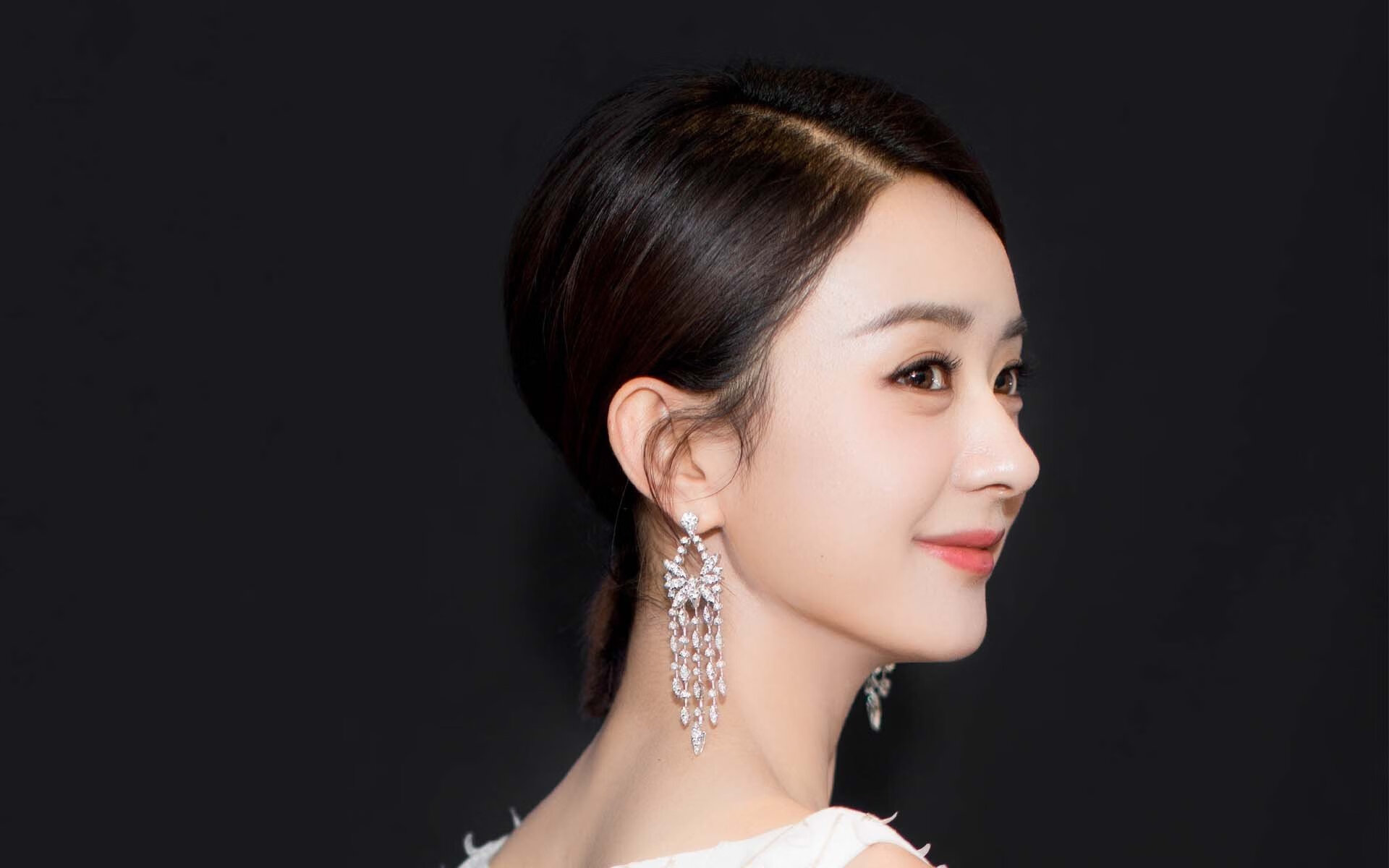 篮网封闭训练营中重点演练半场压迫防守,篮网训练赛