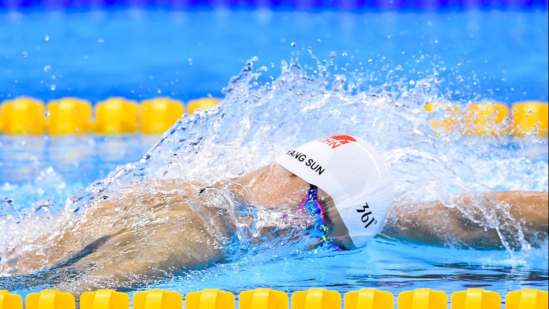 各地青少年足球联赛火热进行，挖掘潜力新星不断涌现，全国青少年足球