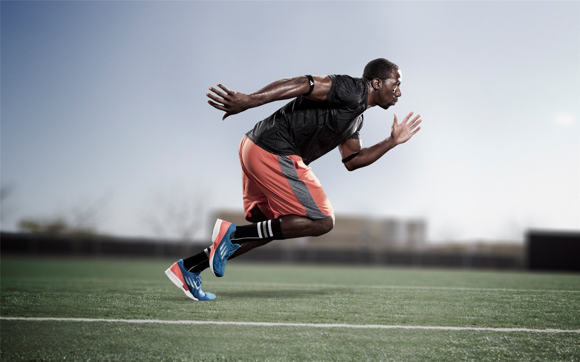 特色青训营地在全国重点区域持续扩大，青少年足球兴趣高涨，青训足球俱乐部怎么招生